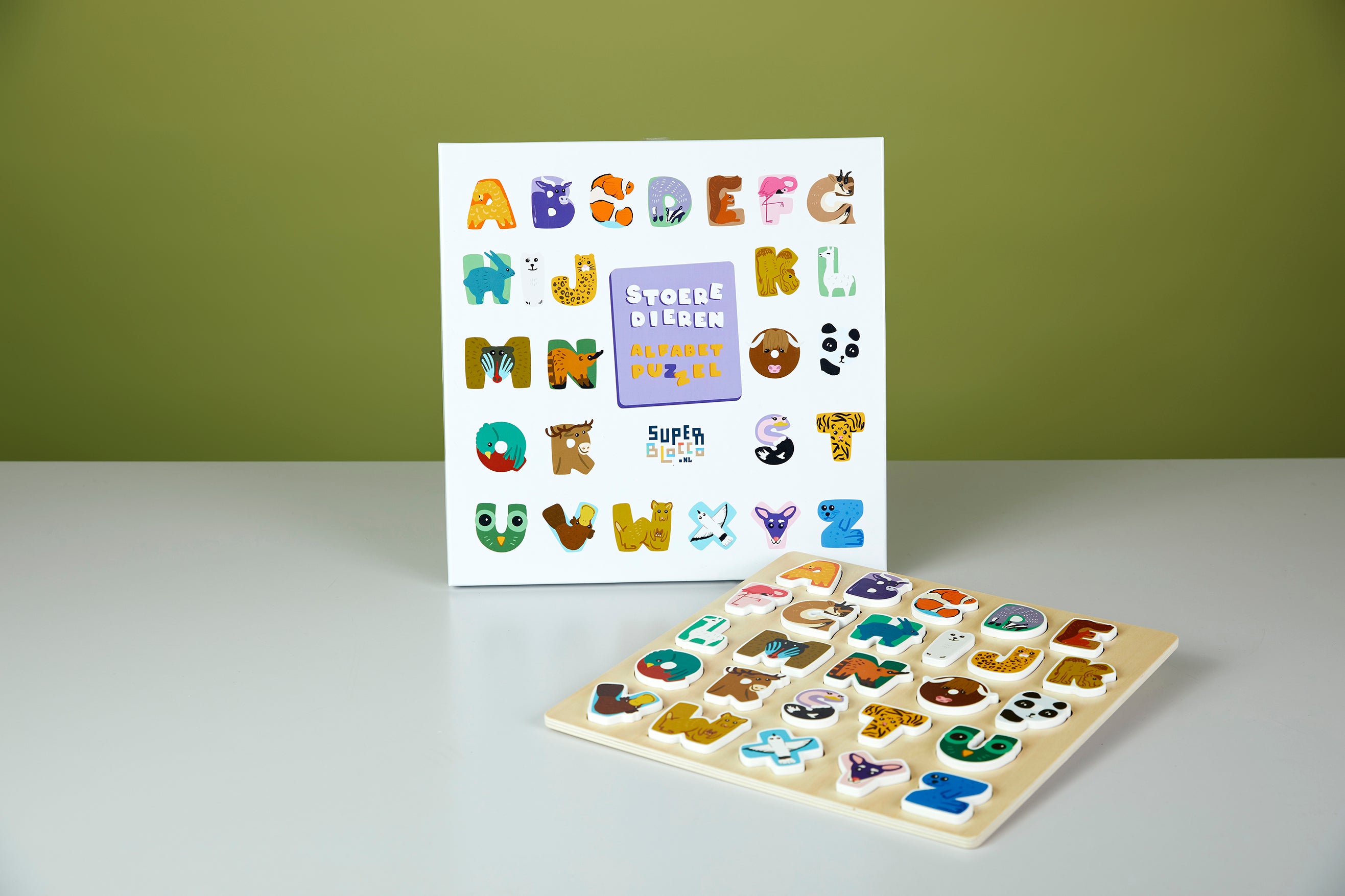 Puzzle dell'alfabeto animale duro